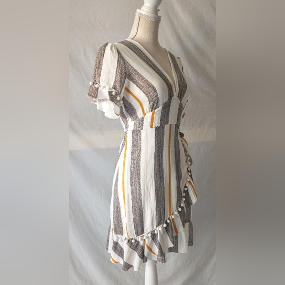 Simplee - Wrap Pom-pom Striped Dress - Super Cute! M - Picture 3 of 12